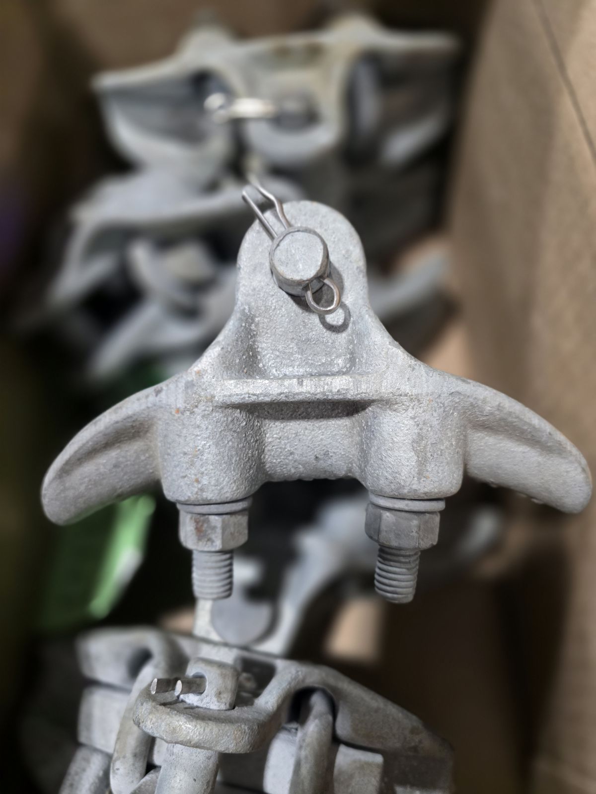 CLAMP, SUSP CNDCT 0.50IN-0.83IN GALVS